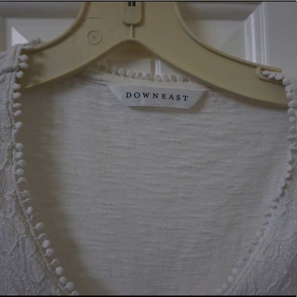 V-Neck White Short Sleeve Top with lace detailing - Picture 2 of 4